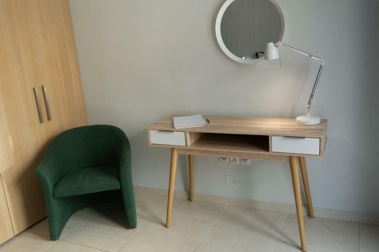 Spacious Fully Equipped 3Bd 2Bath Apt In The Heart Of City With Balconies Ac And Fast Wifi #2 Iraklio Eksteriør bilde